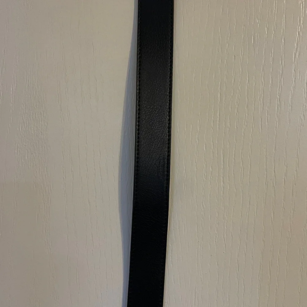 Nike Reversible Black Or Brown Leather Belt with Silver Buckle L‎ 38-40